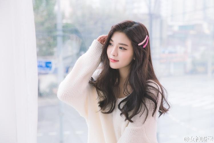 【活力中国调研行】“刚柔并济”的碳纤维：女士单手“提车”显示硬核科技